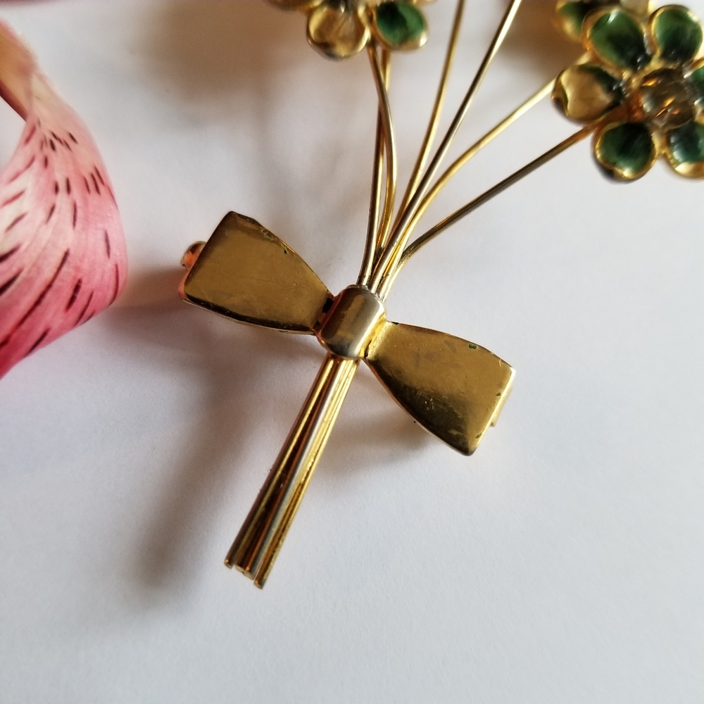 Relisted- vintage green flower bouquet brooch enamel gold tone floral pin - Picture 10 of 12